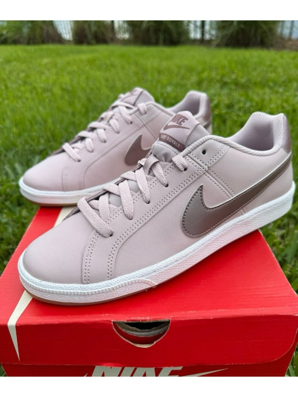 9.5 WOMEN'S NIKE COURT ROYALE PARTICLE ROSE / WHITE 749867-600 SNEAKERS